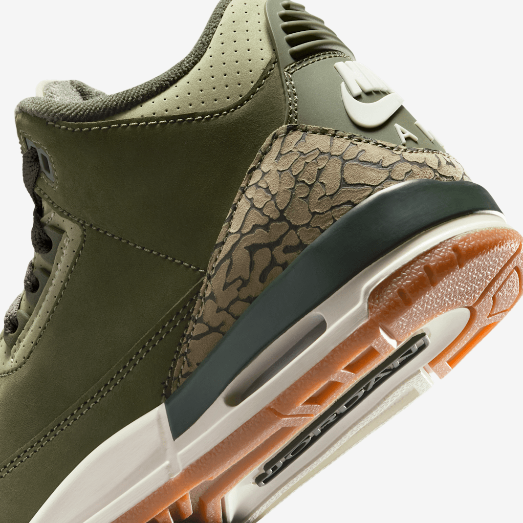 Air Jordan 3 Retro "Medium Olive" - Image 8